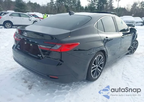 2025 Toyota Camry Xle z USA, uszkodzony, nr VIN 4T1DBADK4SU519492